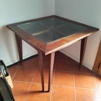 tavolo in legno e vetro