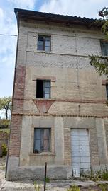 Villa unifamiliare parzialmente ristrutturata