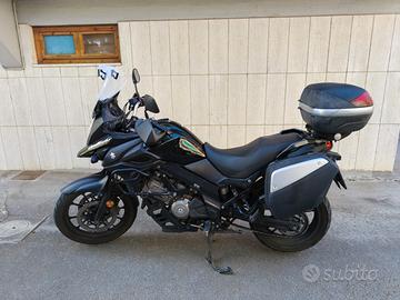 Moto Suzuki V-Strom DL650 anno 2020