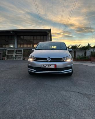 TOURAN 2017 BENZINA 7 POSTI