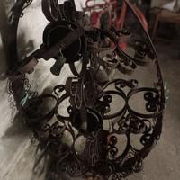 Lampadario antico in ferro battuto