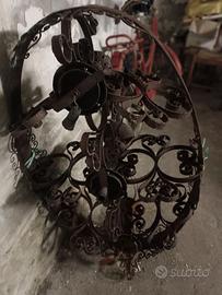 Lampadario antico in ferro battuto