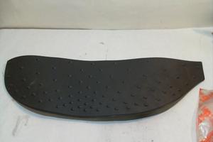 TAPPETO POGGIAPIEDI DX APRILIA SCARABEO AP8158923