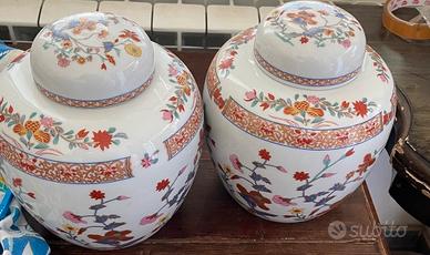 Urne in porcellana fine di Limoges firmate Bernard