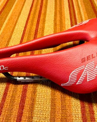Sella SMP F20c carbonio rossa
