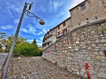 CASA SEMINDIPENDENTE A GUALDO TADINO