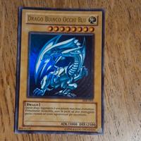 drago bianco occhi blu