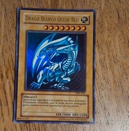 drago bianco occhi blu