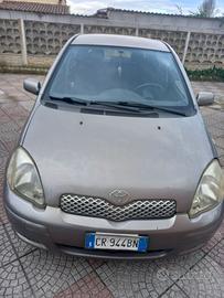 Toyota yaris 2004