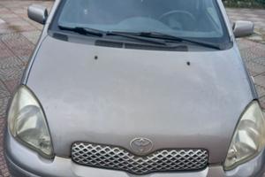 Toyota yaris 2004