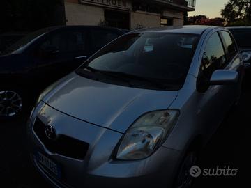 Toyota Yaris 1.0 5 porte Sol