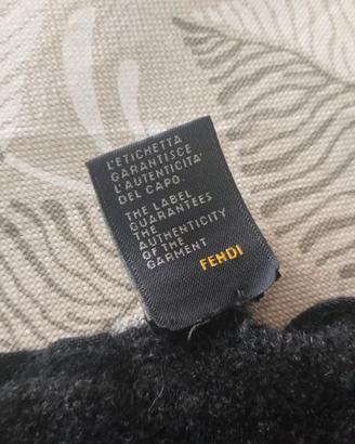 Sciarpa marca Fendi
