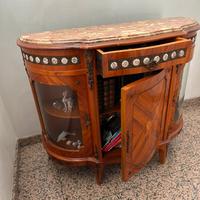 Mobile intarsiato piano in marmo