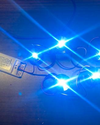 Sistema illuminaz. a LED per vetrinette espositori