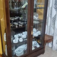 Vetrina e mobile basso credenza