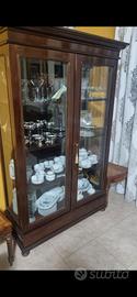 Vetrina e mobile basso credenza