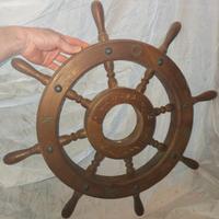 timone in legno decorativo