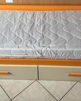Letto singolo in legno da mobilificio con cassetto