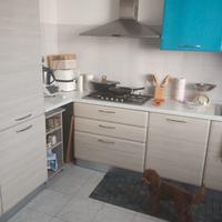 cucina completa di elettrodomestici