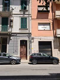 Magazzino commerciale centro città