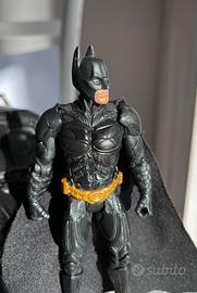 Action figure Batman Dark Knight e Batmobile Tumbl