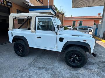Land Rover Defender 2.2 td td4 90 Cabrio / Soft To