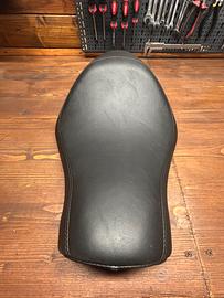 Sella Harley Davidson 883