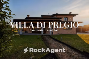Villa di 440 m² con più di 5 locali e box auto a C