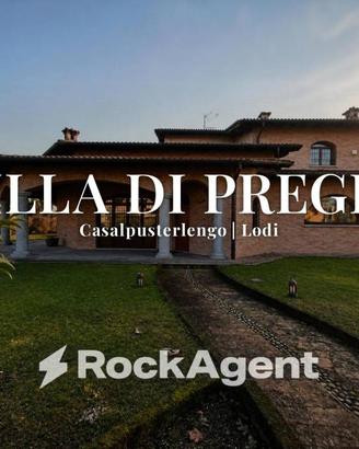 Villa di 440 m² con più di 5 locali e box auto a C