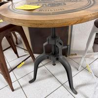 Nuovo tavolo o tavolino bar regolabile in altezza