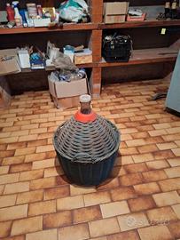 "8" damigiane con copertura in vimini