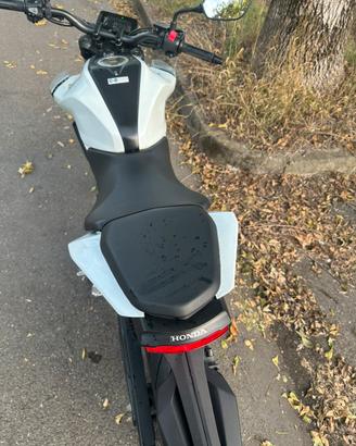 Honda cb125r
