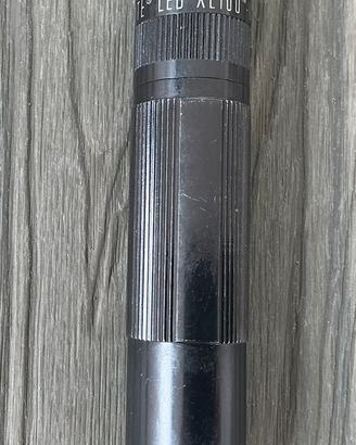 Torcia MAG-LITE LED XL100