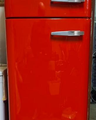 Frigorifero SMEG rosso con congelatore