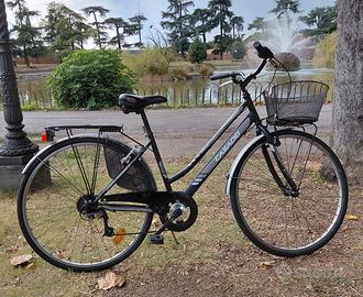 Bicicletta a marce da donna tipo Olanda