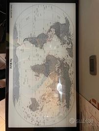 Scrivania in vetro e metallo