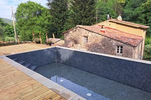 Last Minute rustico colline Lucca piscina 14 posti