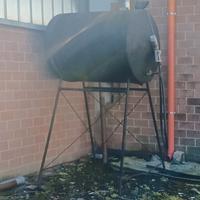 Cisterna per gasolio con pistola