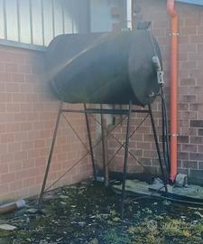 Cisterna per gasolio con pistola