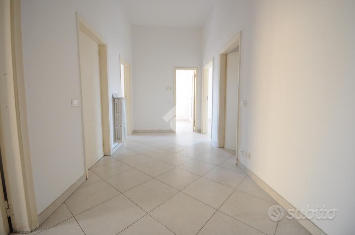 4 LOCALI A PRATO - Vista 3