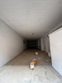 Magazzino / Garage grande uso deposito – Palermo