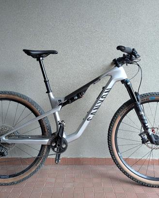 MTB Canyon Lux Trail CF 6