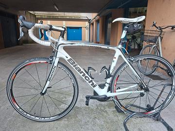 bici da corsa bianchi infinito