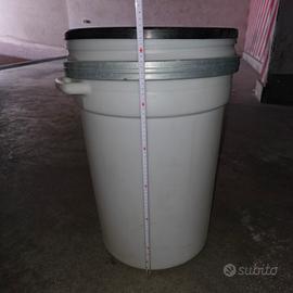 Fusto / Bidone 40-50 litri in plastica robusta 