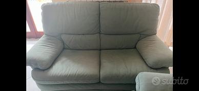 Divanetto Divani&Divani due posti alcantare verde