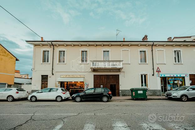 AMPIO TRELOCALI CON CANTINA E POSTO AUTO RESIDENZI