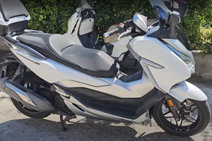 Honda Forza 300 del 2020