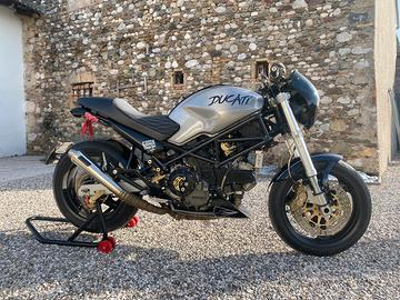 Ducati monster 900