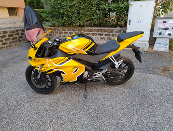 Yamaha yzf 125 2015