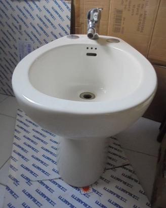 Bidè completo di rubinetteria REIMER permuto